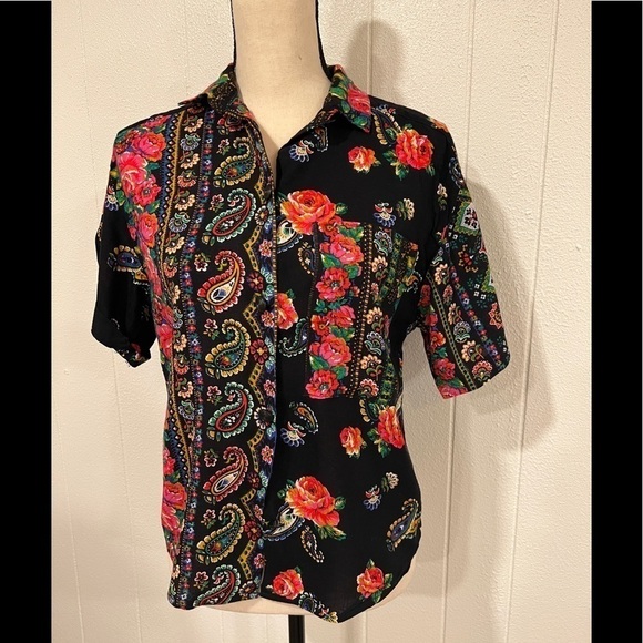 3/$25 SALE 🎈vintage floral cotton button down shirt top - Picture 1 of 8